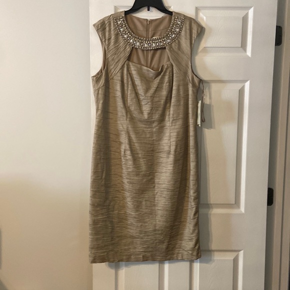 Eliza J Dress beautiful size 18W brand new with tag still attached - Picture 1 of 11